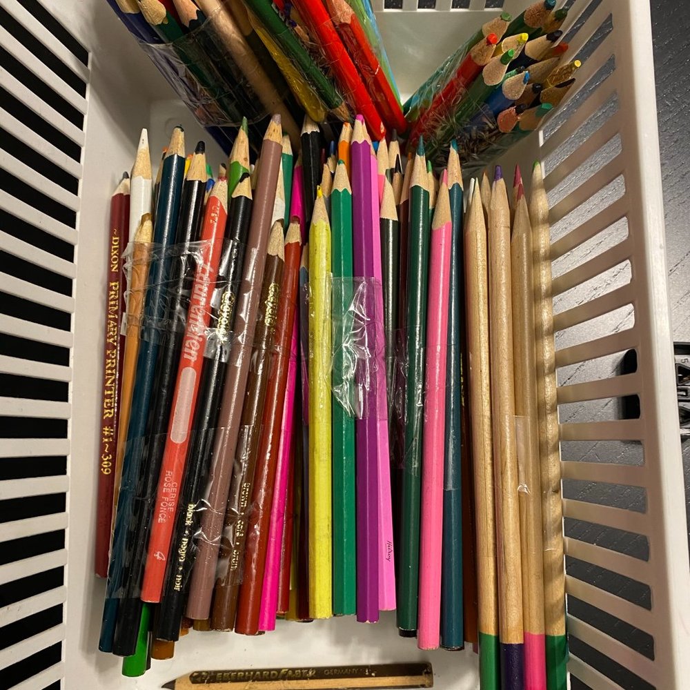 CRAYOLA, DISNEY, PRANG-multicolored pencils - Picture 9 of 11